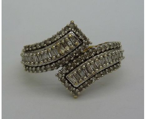 A 9ct gold and diamond cluster ring, weight 3.3g, size S