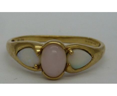 A 9ct gold, opal and rose quartz ring, weight 2.2g, size T