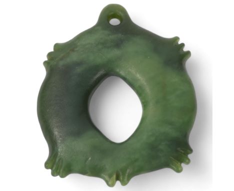 New Zealand Maori Pounamou green stone parrot leg ring, length 4cm