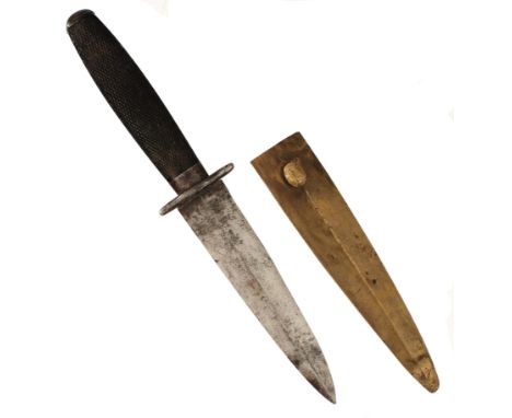 AN INTERESTING FIGHTING KNIFE, 12.75cm flattened diamond sectionblade, finely chequered wooden grip, chipped, contained in it