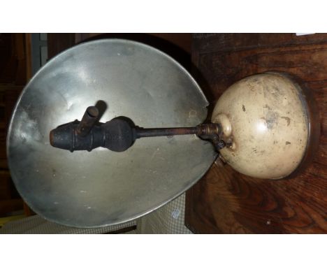 Paraffin lamp with metal guard