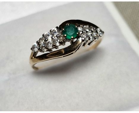 Vintage 9ct Gold &amp; Emerald Dress Ring, size M &amp; 2g