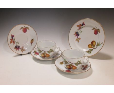 A collection of Worcester 'Evesham' breakfast wares  