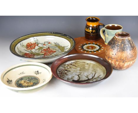 Collection of studio pottery including Alan Wallwork cheese dish with tile, Alvin Irving dish, Colin Kellan pedestal bowl, sl