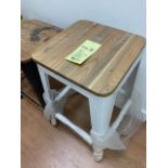 Lot de (4) bancs variés