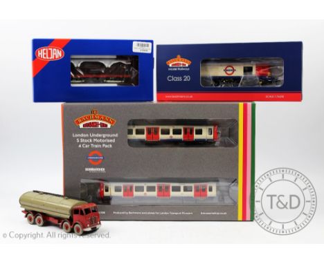 A Bachmann London Underground 35-990 S Stock motorised 4 car train pack; with a 32-030Y class 20 diesel 20227 London Undergro