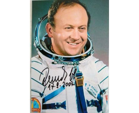 Czech Cosmonaut Vladimir Remek signed colour portrait photo 4x6 inches. Nice pose in white space suit of the veteran astronau