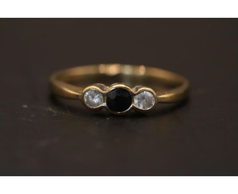 Good quality Ladies 9ct Gold Sapphire &amp; Diamond rub over set ring Size N. 1.6g total weight 