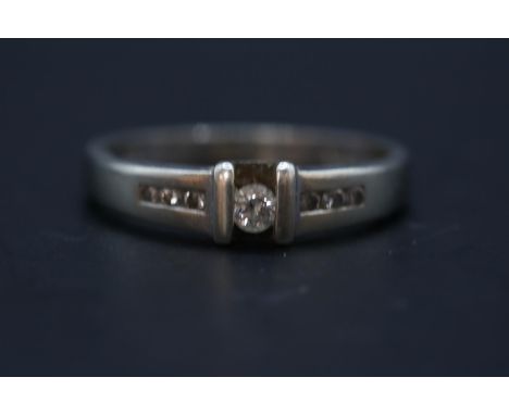 Ladies 9ct White Gold Diamond 0.20ct ring Size M. 2.5g total weight 