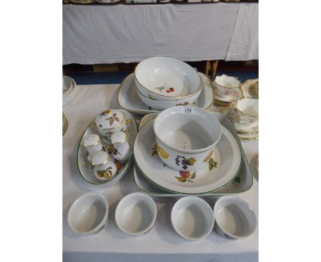 A Collection of Royal Worcester Evesham Dinnerwares to Include Five Vegetable Dishes Souffle  Dish, Four Ramekins, Cruet Etc