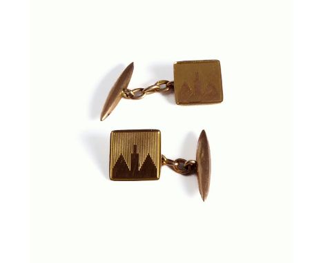 A pair of square engine-turned cufflinks (4.8g)