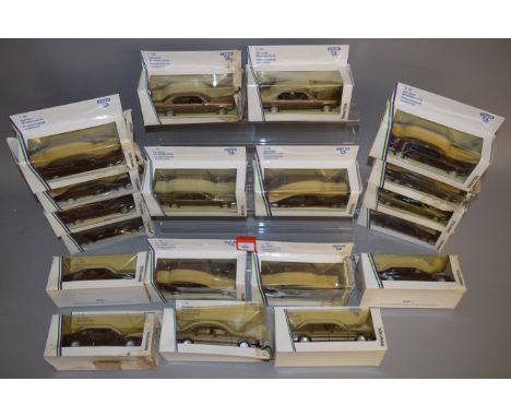 19 x Schabak 1:24 scale BMW diecast models. Overall appear VG in water damaged boxes.