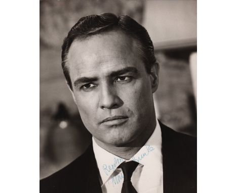 BRANDO MARLON: (1924-2004) American Actor, Academy Award winner. A good, large vintage signed 9.5 x 12 photograph of Brando i