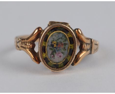 Ring mit floraler Malerei auf Perlmutt, Biedermeier, Gew.2,11g Ringschiene 585er Gold (gepr.), ovaler Ringkopf, rückseitig zu