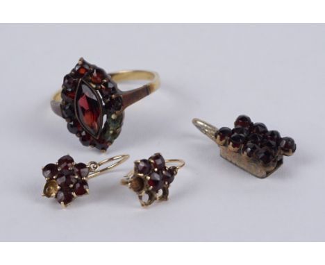 Granatschmuck mit Fehlstellen: Granatring, 333er Gold, Paar Ohrhänger, 585er Gold und Granatanhänger Ring mit angesetzter Rin