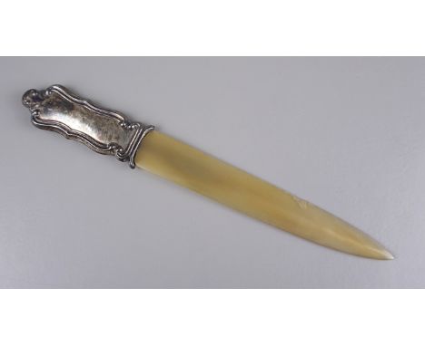 Brieföffner mit Hornklinge, Neo-Chippendale, 835er Silber Silbergriff, Klinge mit kleinem Chip, Ges.-L.20,5cm