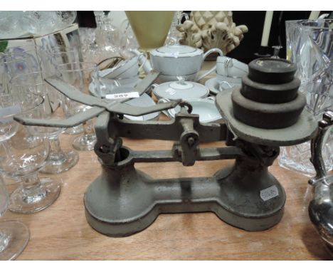 A vintage balance scale set