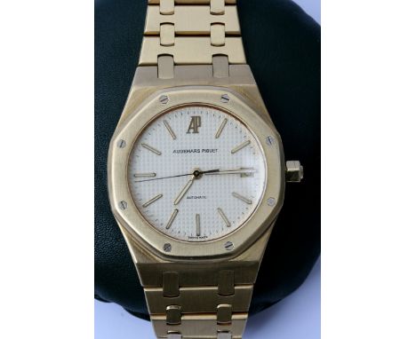An Exceptional Audemars Piguet 18ct gold Royal Oak Gents wrist watch the watch numbered 159. With orgional 18ct gold strap Wo
