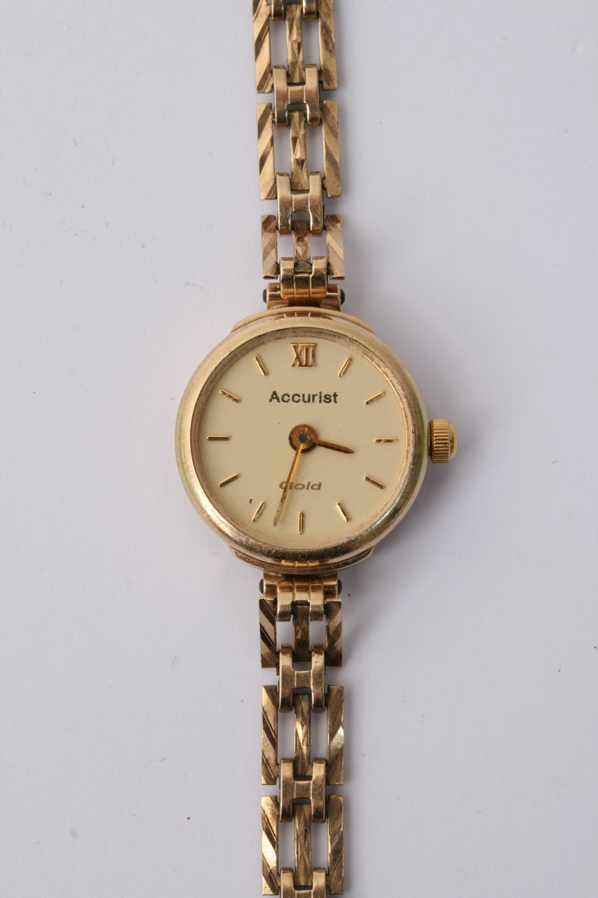 A lady's 9ct gold Accurist watch 