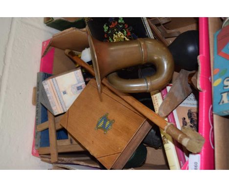 Mixed Lot: Car horn, cribbage set, boxes and other items