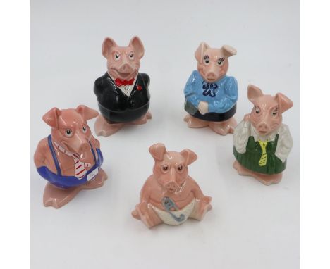 Set of NatWest pigs, largest H: 20 cm, no cracks or chips. UK P&amp;P Group 3 (£30+VAT for the first lot and £8+VAT for subse