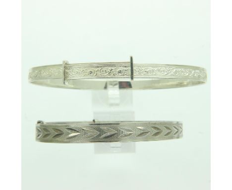 Two silver bangles, combined 16g. UK P&amp;P Group 1 (£16+VAT for the first lot and £2+VAT for subsequent lots) 