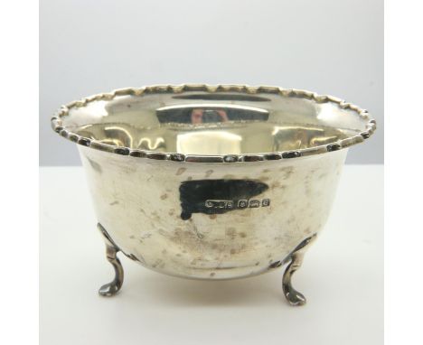 Hallmarked silver footed bowl, D: 10 cm, 61g. UK P&amp;P Group 2 (£20+VAT for the first lot and £4+VAT for subsequent lots) 
