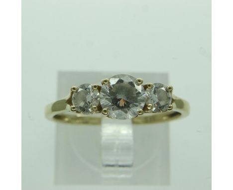 9ct gold trilogy ring set with cubic zirconia, size Q, 3.0g. UK P&amp;P Group 0 (£6+VAT for the first lot and £1+VAT for subs