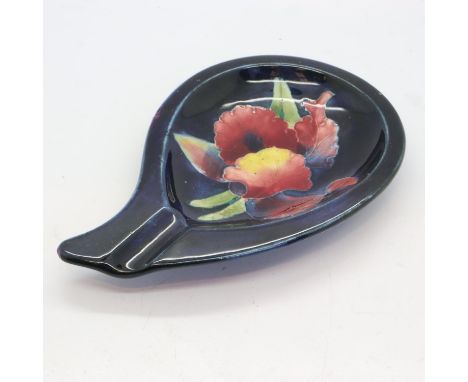 Blue ground Moorcroft Dish, no cracks or chips, L: 15cm. UK P&amp;P Group 2 (£20+VAT for the first lot and £4+VAT for subsequ