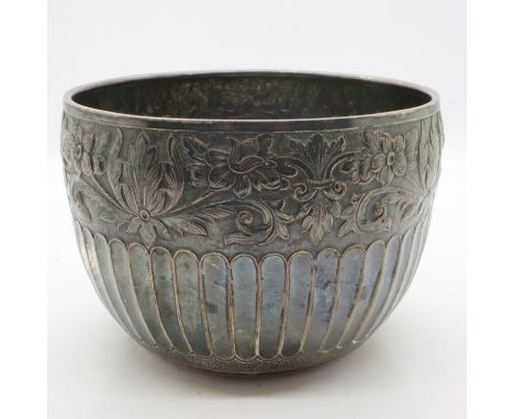 William Marshall 1886 Edinburgh hallmarked silver bowl with ribbed and floral decorations, D: 10 cm, 146g, light knock to rim