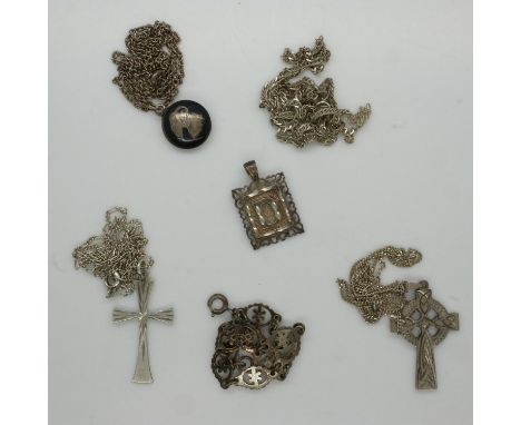 Mixed silver pendant necklaces.  UK P&amp;P Group 1 (£16+VAT for the first lot and £2+VAT for subsequent lots) 