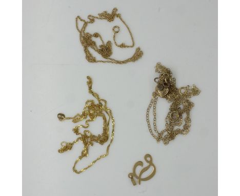 Mixed 9ct chains and a 14ct pendant (letter D), combined 3.7g. UK P&amp;P Group 1 (£16+VAT for the first lot and £2+VAT for s
