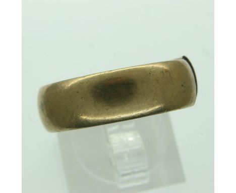 A 9ct gold wedding band, cut, 5.7g. UK P&amp;P Group 0 (£6+VAT for the first lot and £1+VAT for subsequent lots) 