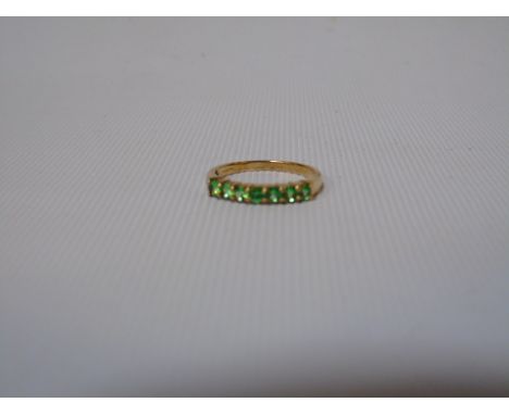 9ct Green stone ring