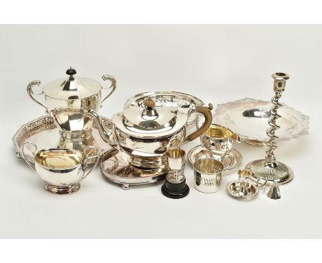 A SELECTION OF METALWARE, to include pieces such as an EPNS hexagonal tray, an EPNS open work wavy edge dish, a Marlborough p