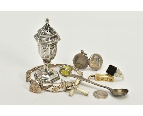 A SELECTION OF ITEMS, to include a silver pepper pot, hallmarked Birmingham 1904, a silver open work floral designed hinged b