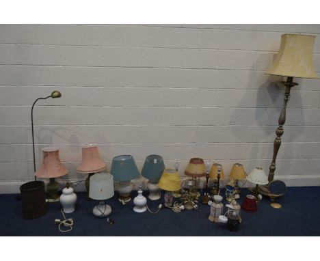 A QUANTITY OF VARIOUS LAMPS, to include a tulip style standard lamp with a fabric shade, and various table lamps including gl