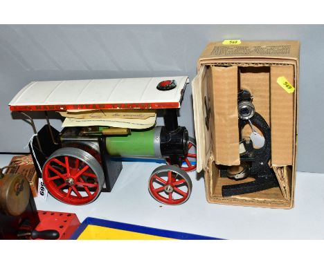 AN UNBOXED MAMOD LIVE STEAM TRACTION ENGINE, No.TE1, not tested, playworn condition, missing driving band, other small items 