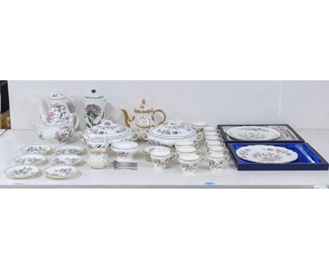 Mainly Aynsley 'Pembroke' pattern part tinner service also including Aynsley 'Wild Tudor' Arthur wood china and a lidded jug,