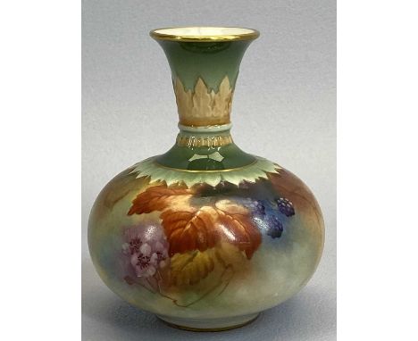 ROYAL WORCESTER 110 VASE - 10cms tall