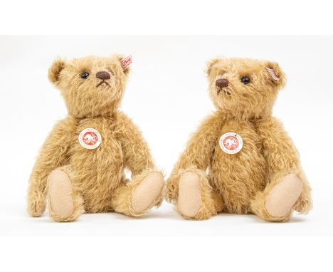 Steiff: A pair of limited edition Steiff bears, Marmaduke, ear button and tags intact. (2)