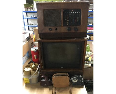 VINTAGE GOODS INCLUDING CAMERAS VINTAGE TV ETC SAS