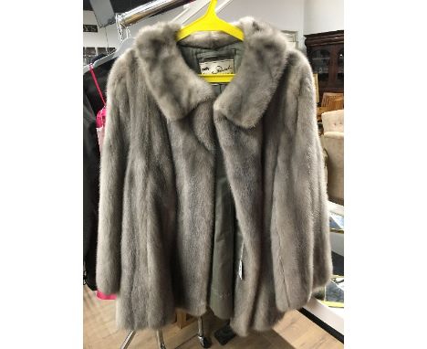 VINTAGE SILVER MINK FUR COAT