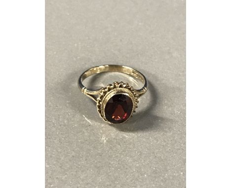 9CT GOLD GARNET RING