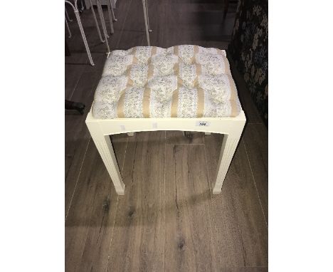 BUTTON TOP DRESSING TABLE STOOL