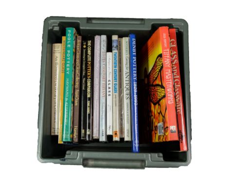 GLASS, CERAMICS AND ANTIQUES- Camilla de la Bedoyere- Louis Comfort Tiffany, Thames &amp; Hudson- An Illustrated Dictionary o