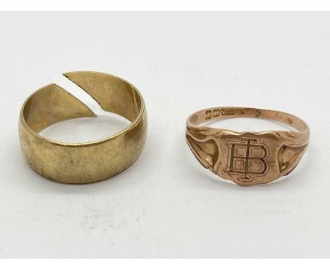 A 9ct Rose Gold Signet Ring, the shield style panel initialed 'B I', between reeded shoulders (finger size N 1/2), together w