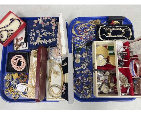 An Assortment of Modern Costume Jewellery, to include imitation pearl bead necklace and earring set, floral decorative neckla