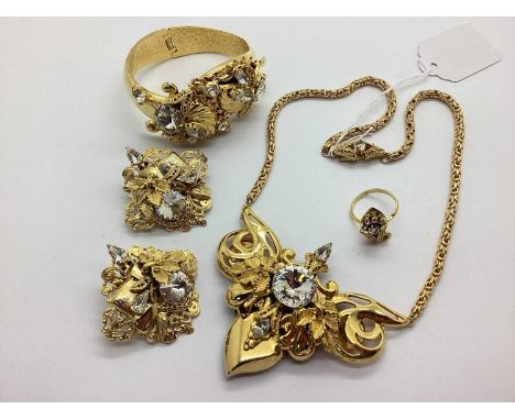 Gilt Coloured Highly Decorative Jewellery Set, comprising necklace, clip on earrings, hinged bangle and ring, all of stone se