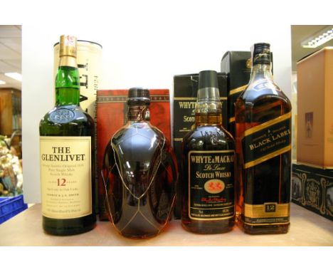 A collection of alcoholic drinks comprising a boxed and unopened bottle of Johnnie Walker Black Label 12 year old Whisky 1 li